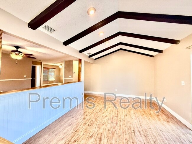 Building Photo - 2381 Timbercrest Cir W