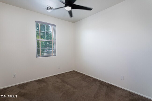 Building Photo - 10432 W Papago St