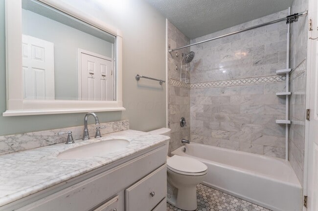 Building Photo - 4951 Hidden View Ct