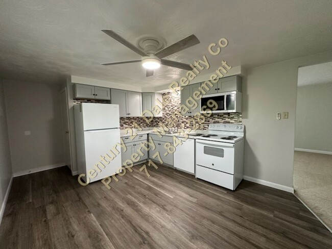 Building Photo - 2 Bedroom Home in North Eastern School Dis...