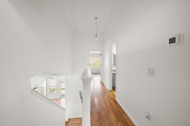 Building Photo - 9720 Carlsdale Dr