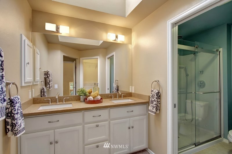 Building Photo - 4220 252nd Ave SE