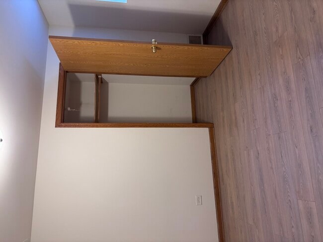 Building Photo - 4054 N Sheridan Rd