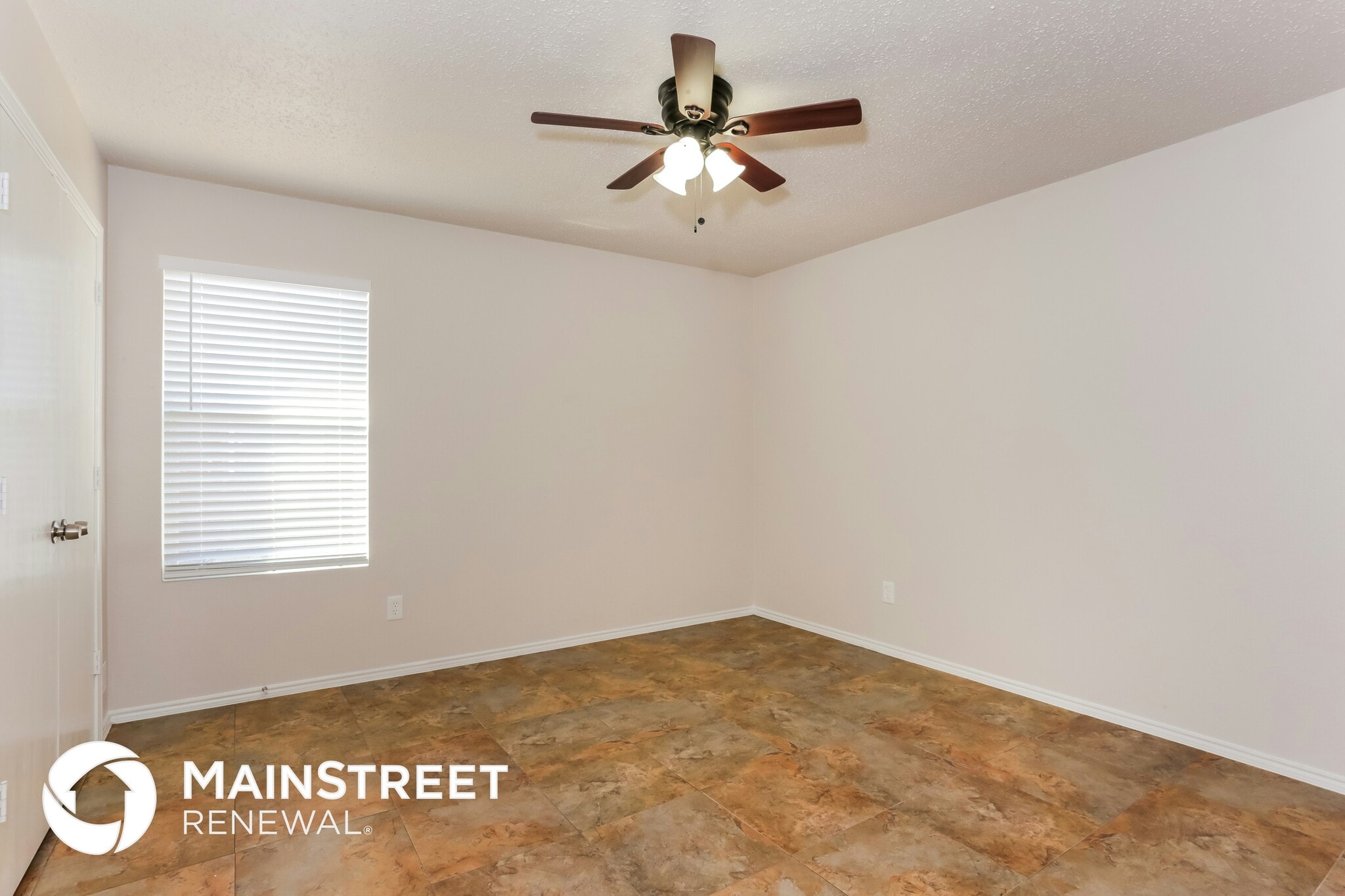 Building Photo - 2109 Doecrest Dr