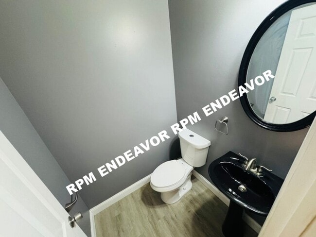 Building Photo - Stunning Tower Grove East 4 Bedroom 3.5 Bath Home