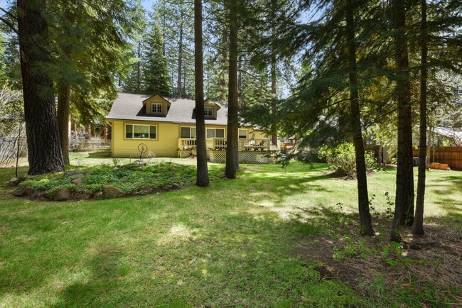 Building Photo - 531 Brassie Ave