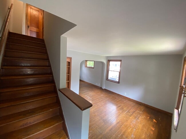 Primary Photo - (01) 2547-2549 Neil Avenue