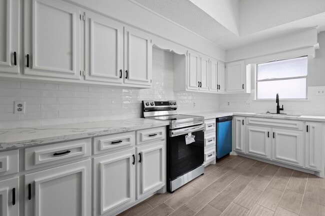 Building Photo - 8268 Heartfield Ln