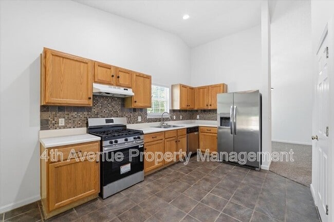 Building Photo - 407 Crested View Dr