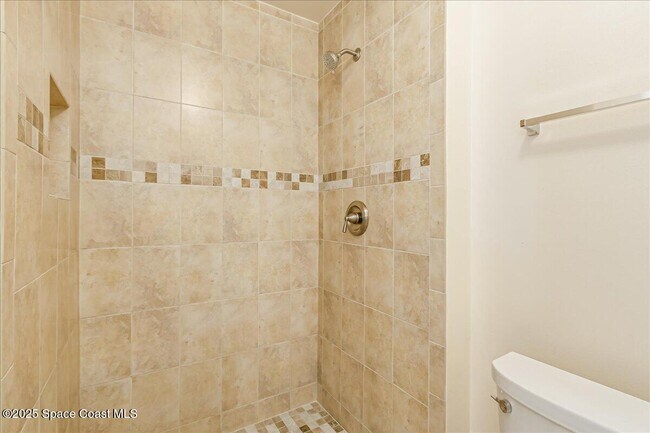 Building Photo - 6651 Fawn Ridge Dr