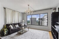 Building Photo - 3481 Lakeside Dr NE