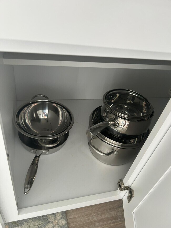 Building Photo - 1140 Staghorn St