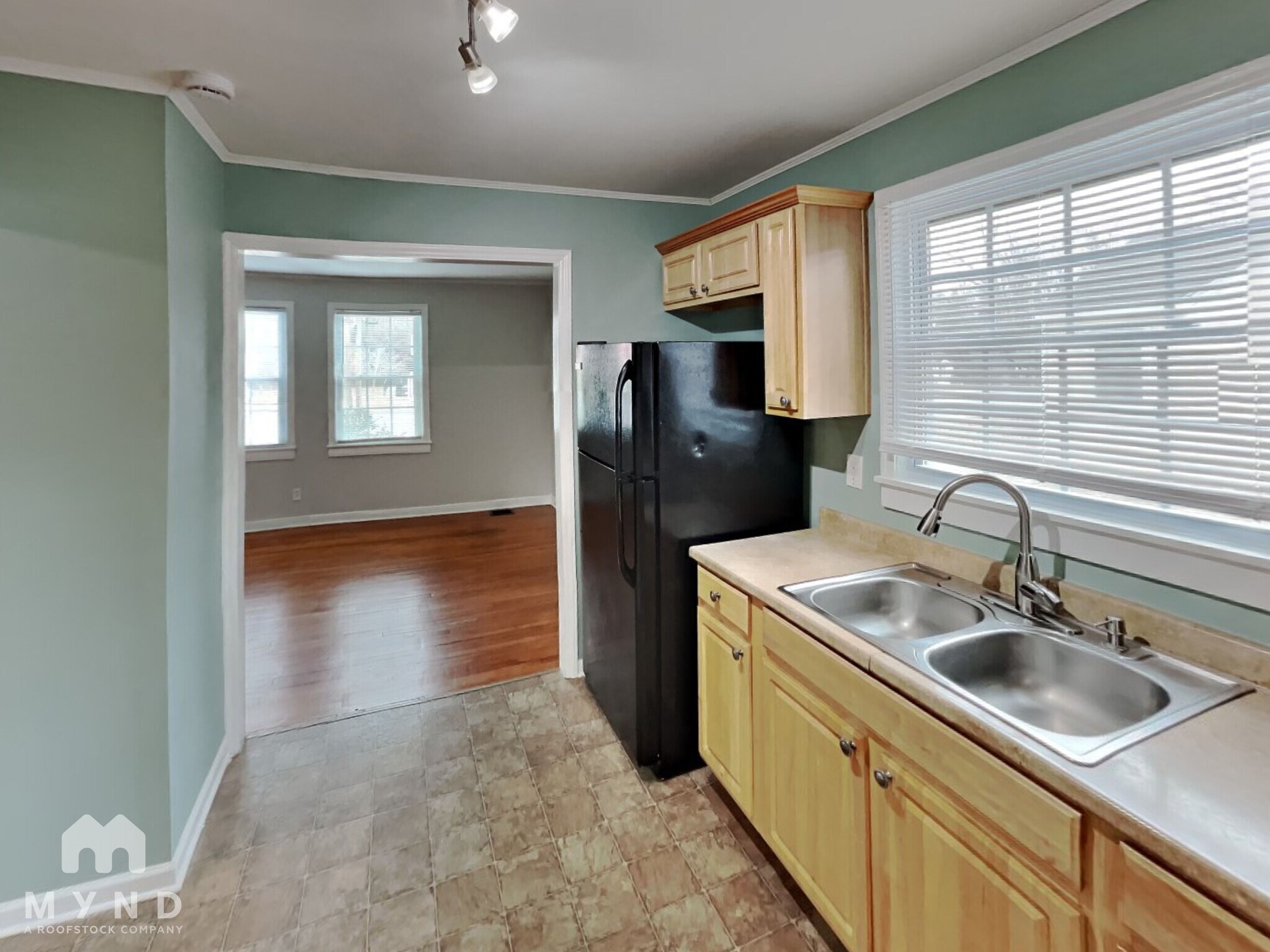 Building Photo - 3816 The Plaza