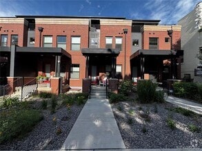 Building Photo - 1362 Vine St