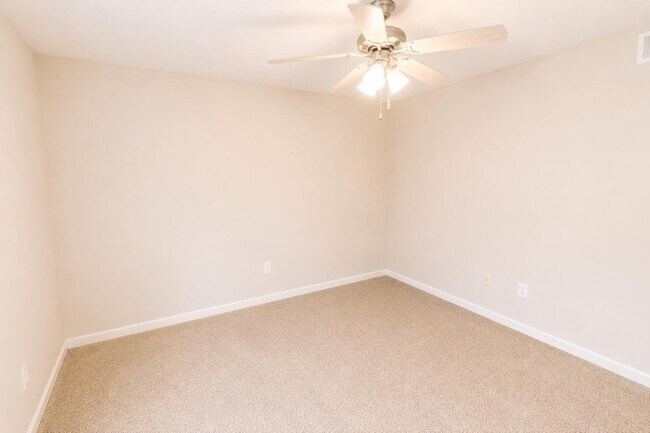 Building Photo - 4005 Snowy Owl Dr