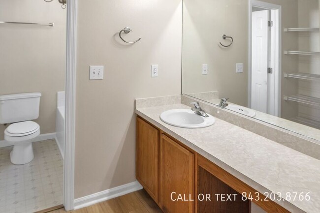 Building Photo - 9990 Hallsford Dr