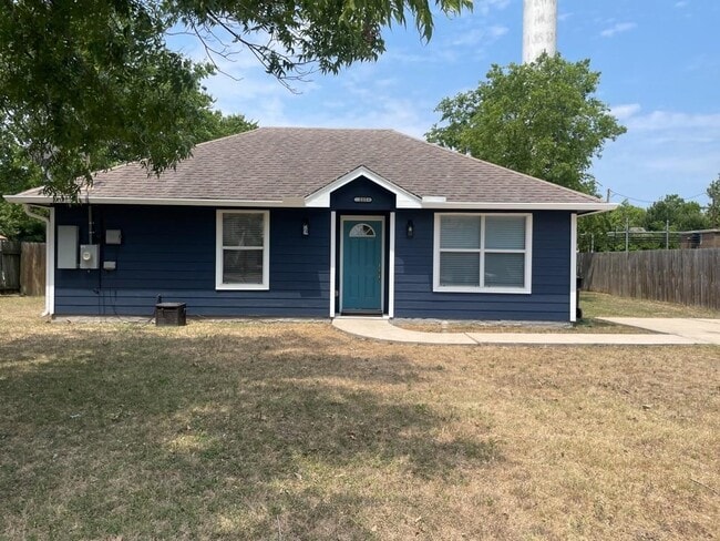 Primary Photo - 205 College St