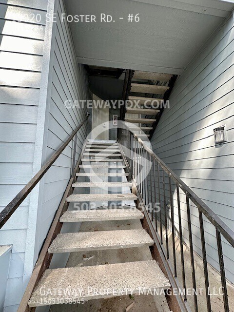 Building Photo - 13020 SE Foster Rd