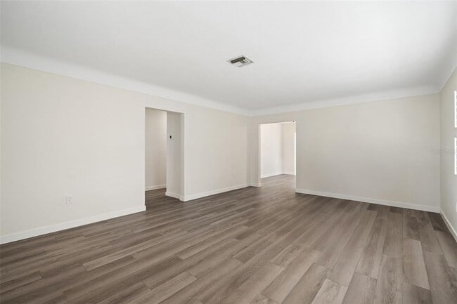 Building Photo - 662 Villa Grande Ave S