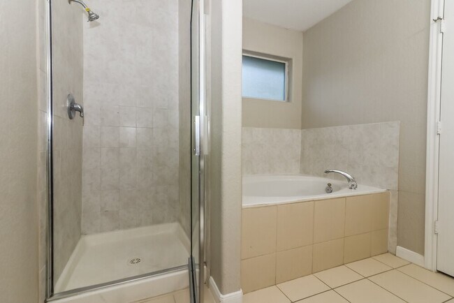 Building Photo - 11118 Opatrny Meadows Ln