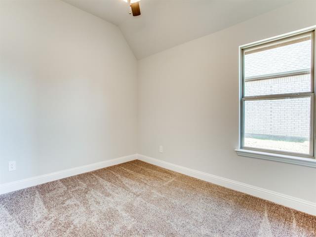 Building Photo - 524 Redbud Dr