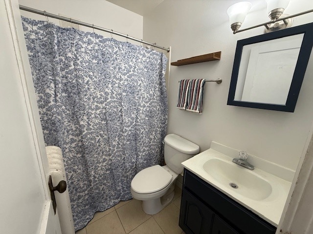 Bright bathroom - 1676 Randolph Ave