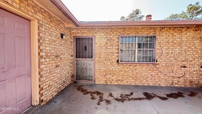 Building Photo - 4705 Frankfort Ave