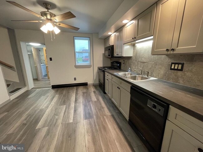 Building Photo - 105 Spring Garden St