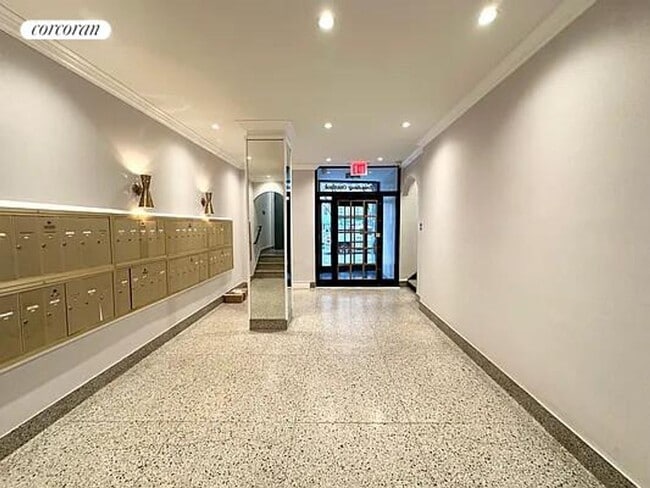 Building Photo - 2790 Broadway