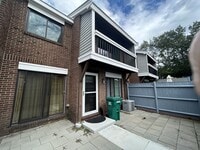 Building Photo - 9 Rosewood Dr