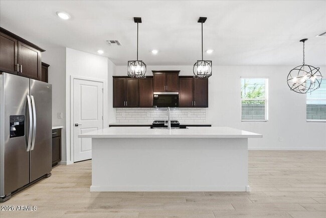 Building Photo - 15875 W Cottontail Ln