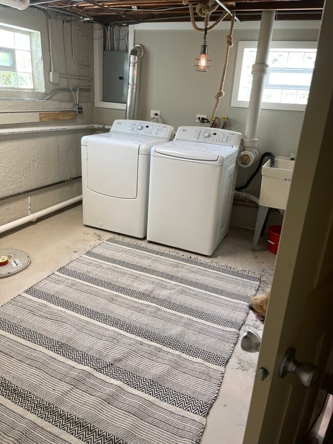 Building Photo - 325 Columbia Ave