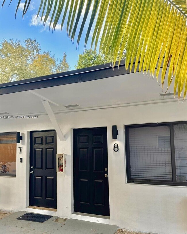 Primary Photo - 5545 N Miami Ave