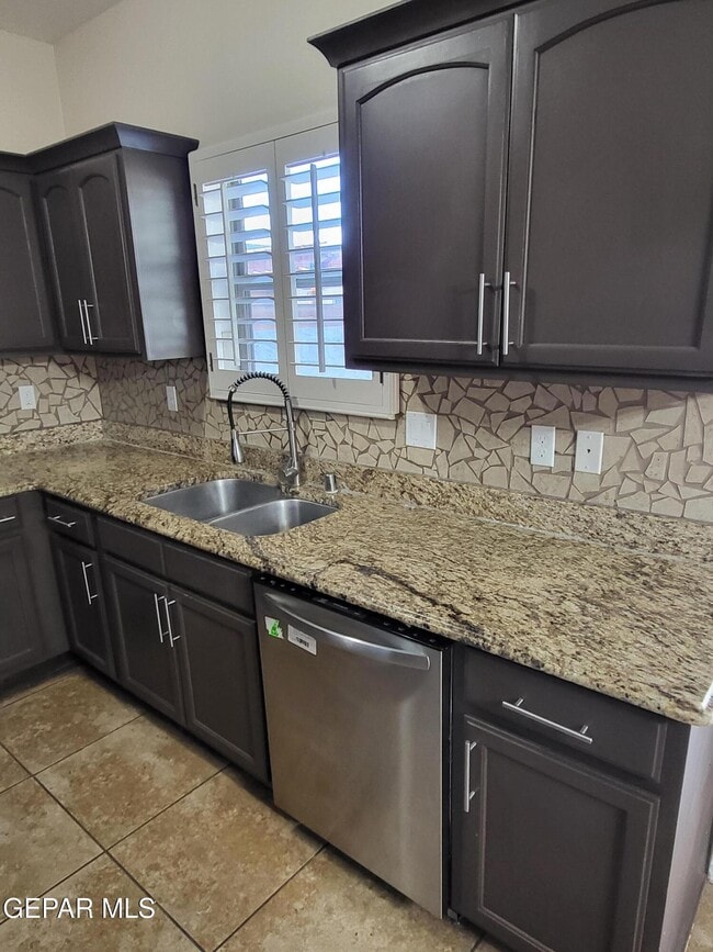 Building Photo - 14681 Spanish Point Dr