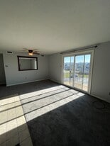 Building Photo - 1620 Jefferson Ridge Dr