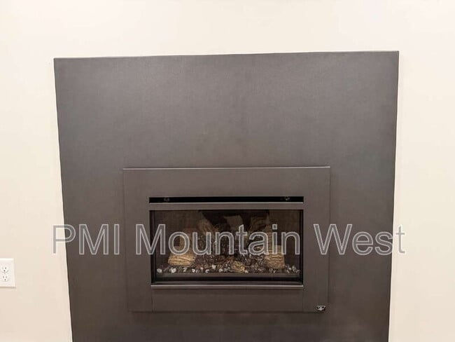 Building Photo - 762 Lacey Way