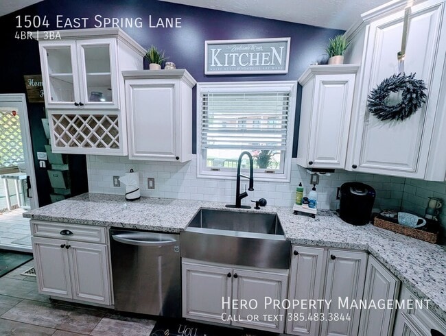 Building Photo - 1504 Spring Ln