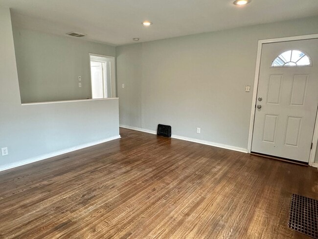 Building Photo - Beautiful 3 Bedroom home in desirable Ball...