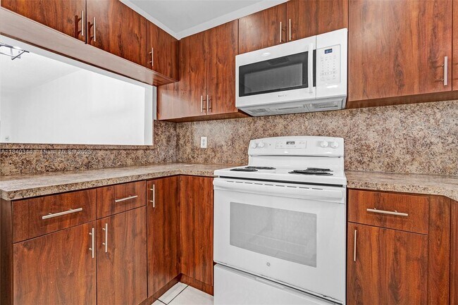 Building Photo - 6215 W 24th Ave