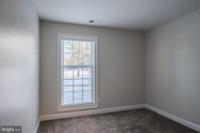 Building Photo - 167 Andover Pl