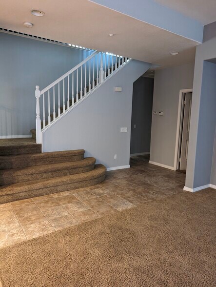 Building Photo - 9380 Dauchy Ave