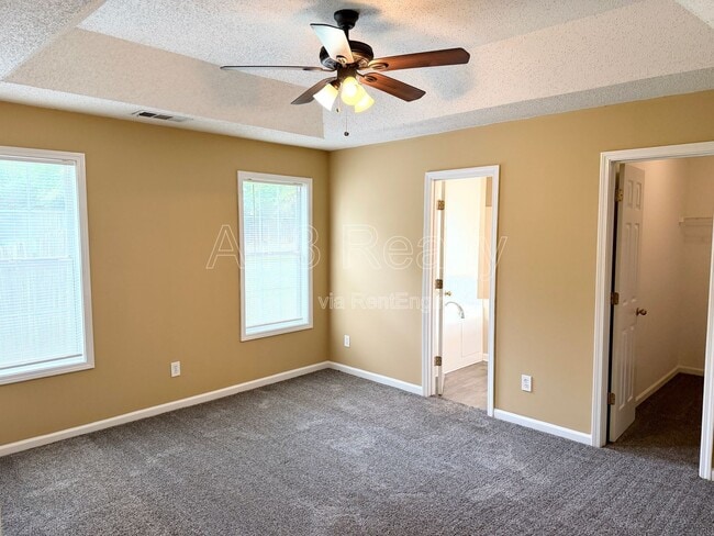 Building Photo - 545 Plantation Cove