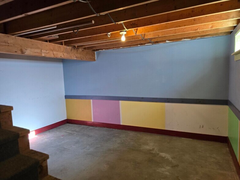 Basement - 23 Old Etna Rd