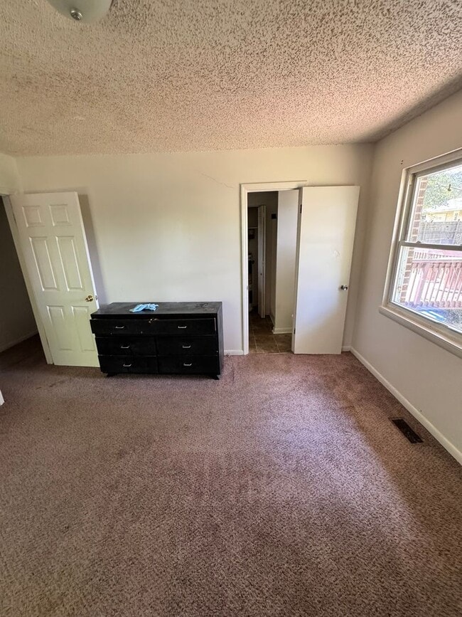 Building Photo - (Currently working on the property) 3/2 in...