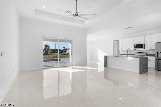 Building Photo - 1026 Nelson Rd N