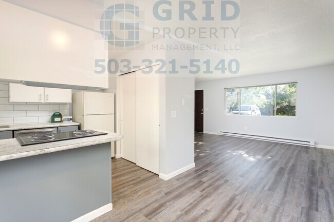 Building Photo - Modern Two Bedroom Apartment Available in Mt. Tabor