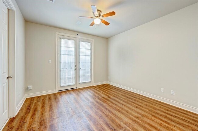 Building Photo - 2514 Maxroy St