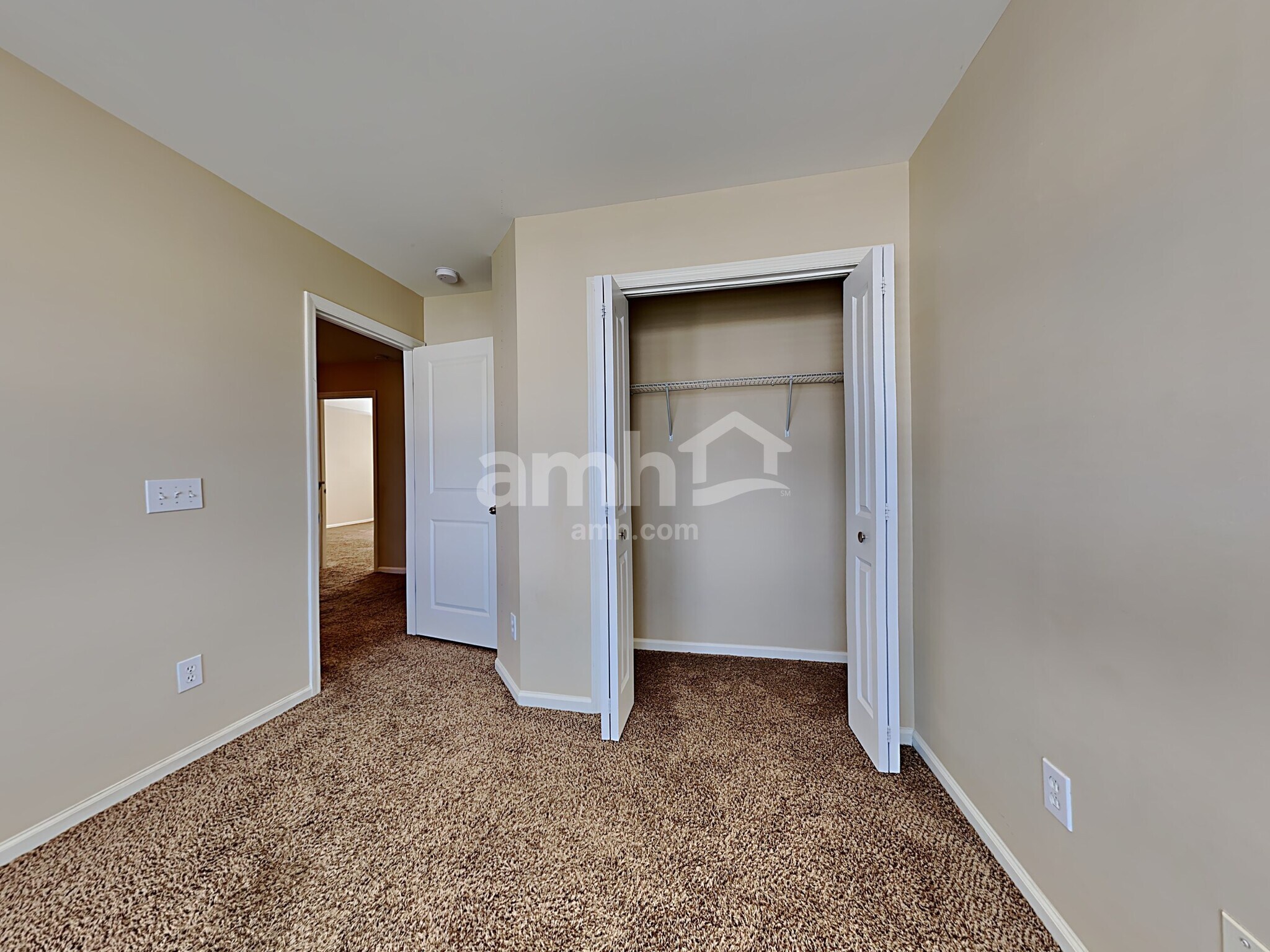 Building Photo - 577 English Oak Cir