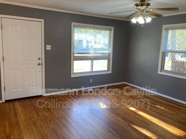 Building Photo - 2465 Hawthorne Manor Dr