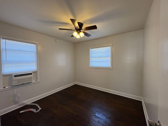 Building Photo - 429 Gary Ave